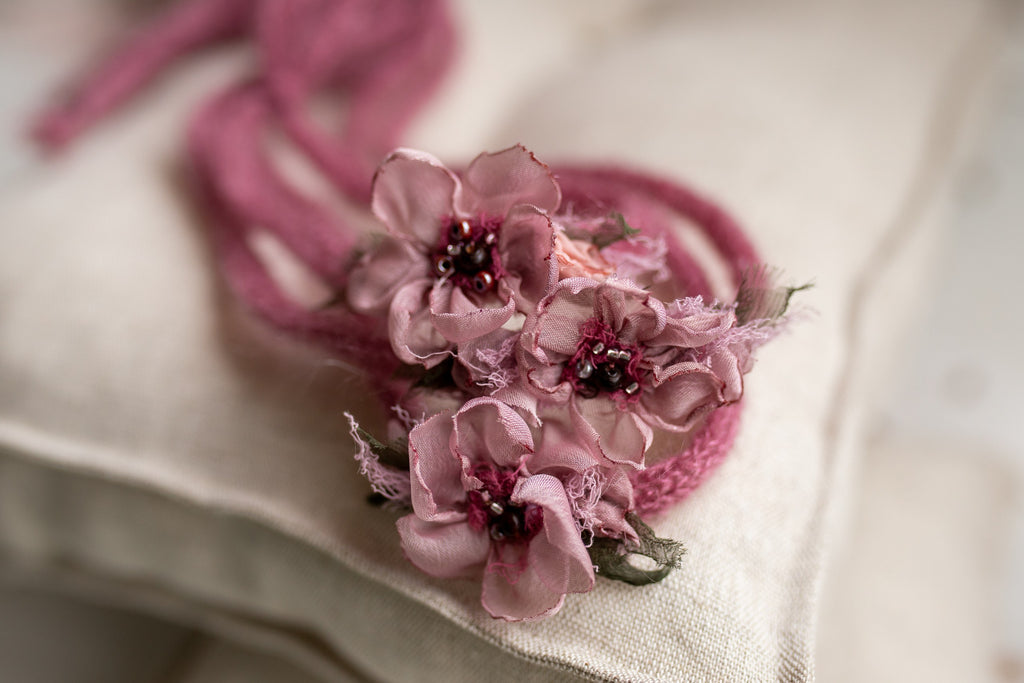 Newborn baby girl lace headband, dainty baby headband, newborn flower accessory, newborn photo shoot props, delicate pink flower headband for baby