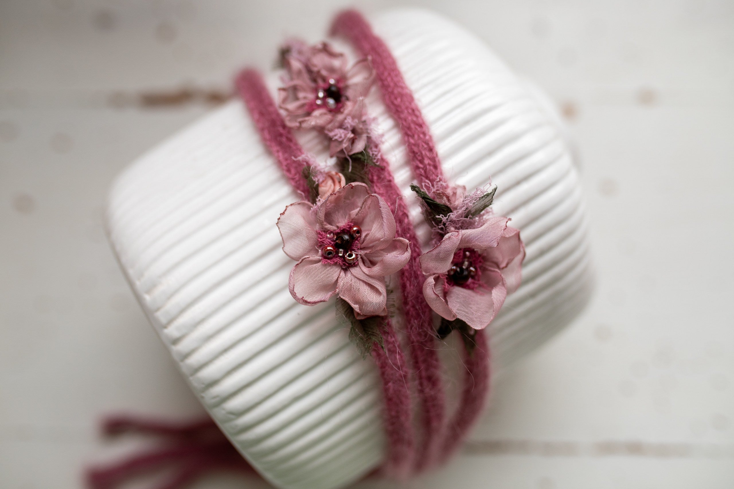 Newborn baby girl lace headband, dainty baby headband, newborn flower accessory, newborn photo shoot props, delicate pink flower headband for baby