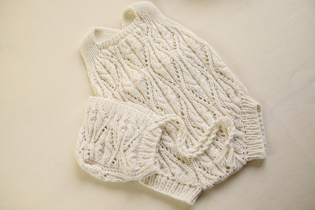 Knitted set for girls, knitted jumpsuit and bonnet, outfit for a photo shoot, knitted set for girls, knitted hat with a braid, hat for a newborn with a braid