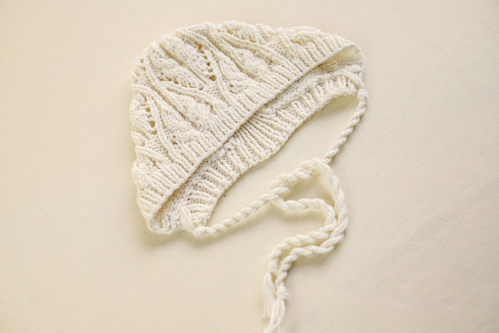Knitted set for girls, knitted jumpsuit and bonnet, outfit for a photo shoot, knitted set for girls, knitted hat with a braid, hat for a newborn with a braid