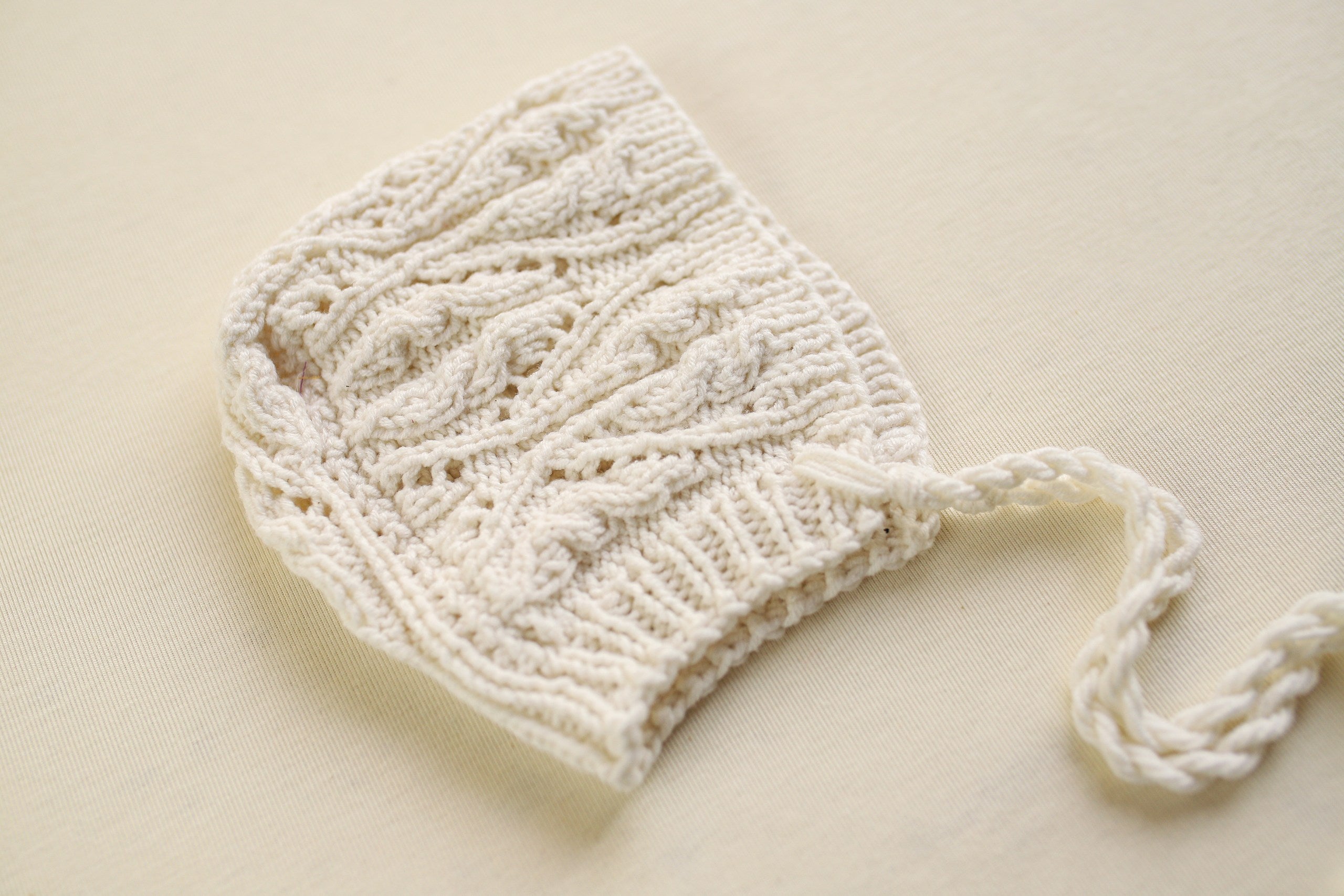 Knitted set for girls, knitted jumpsuit and bonnet, outfit for a photo shoot, knitted set for girls, knitted hat with a braid, hat for a newborn with a braid