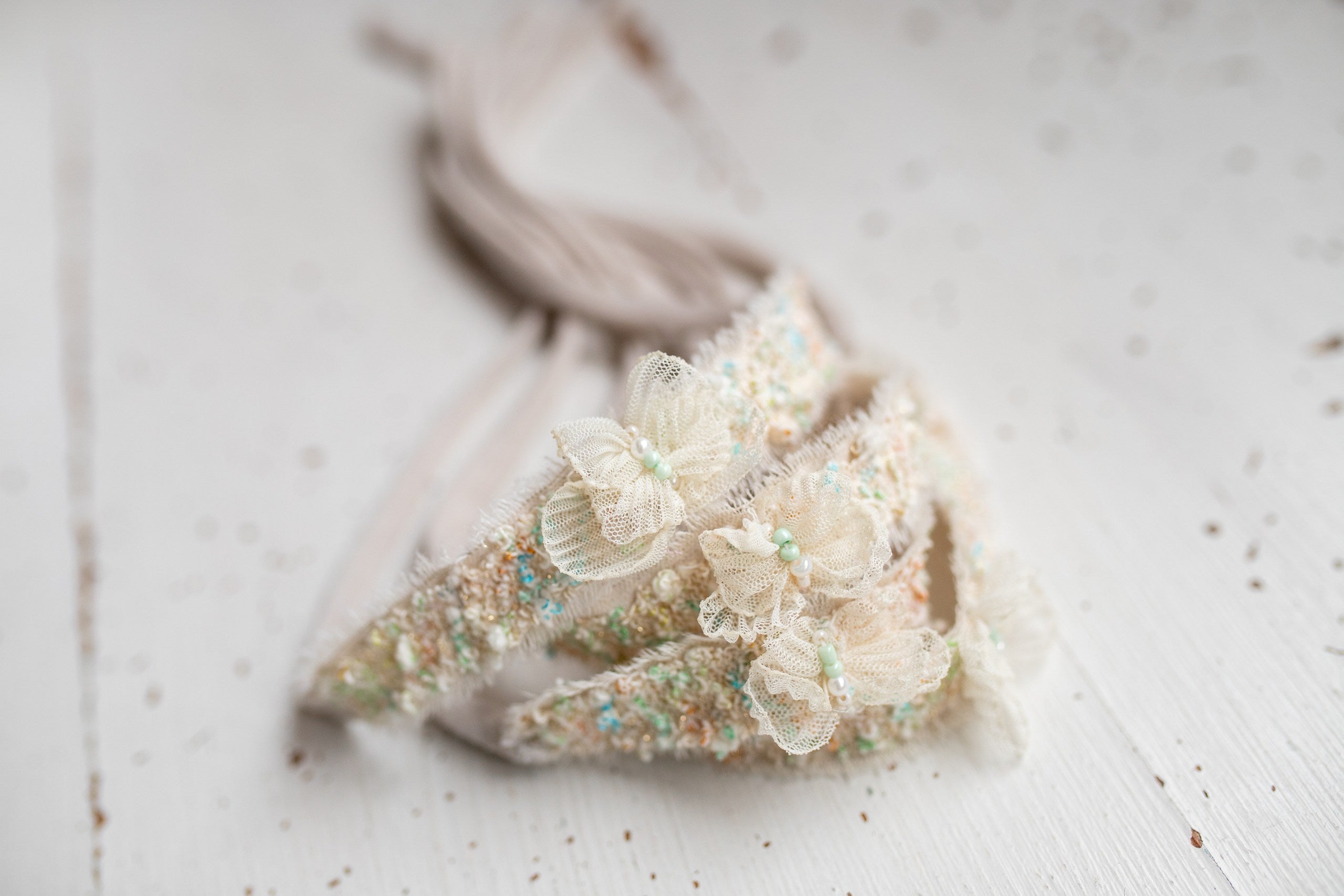 Newborn Photo Shoot Headband, Neutral Lace Headband, Baby Girl Photo Shoot Props, Soft Newborn Headband, Newborn Photo Shoot Accessory