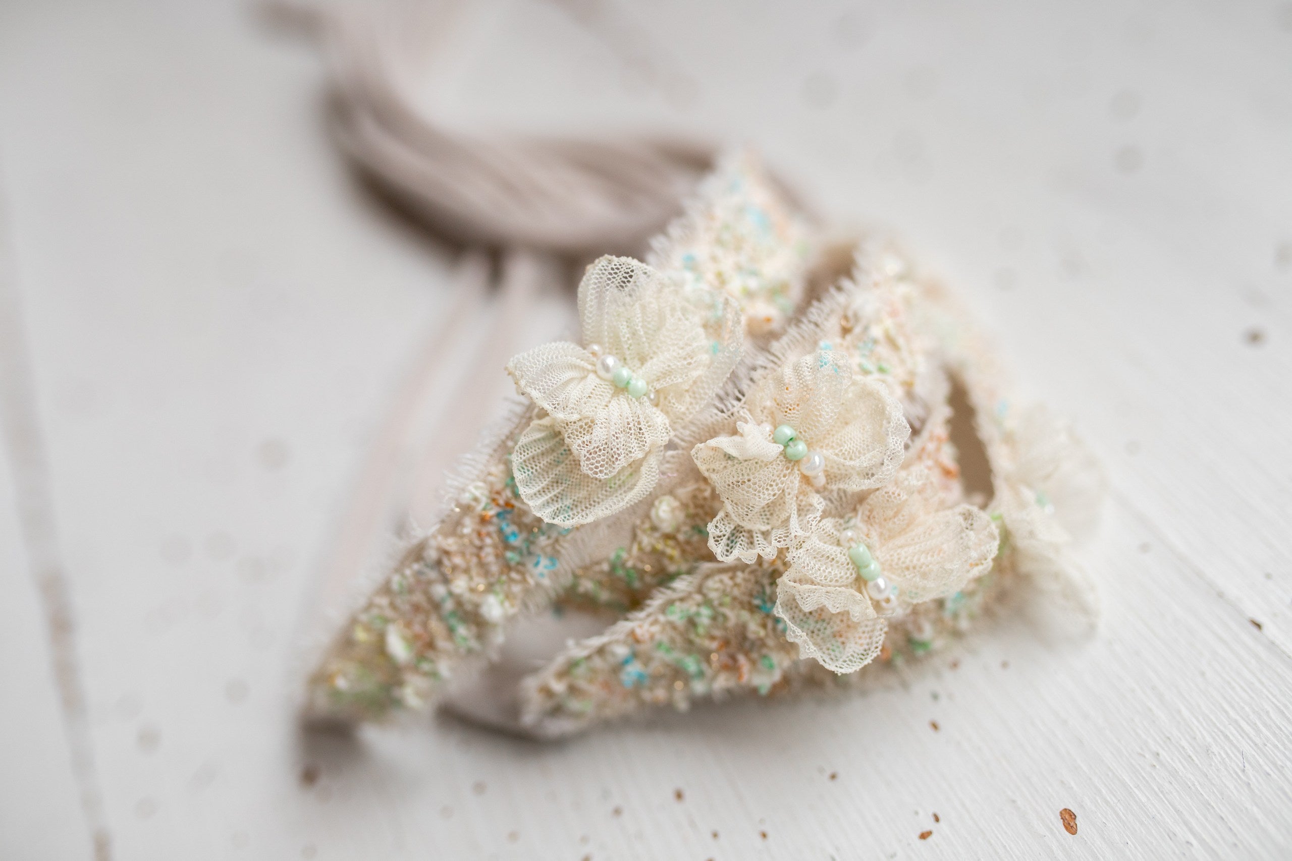 Newborn Photo Shoot Headband, Neutral Lace Headband, Baby Girl Photo Shoot Props, Soft Newborn Headband, Newborn Photo Shoot Accessory