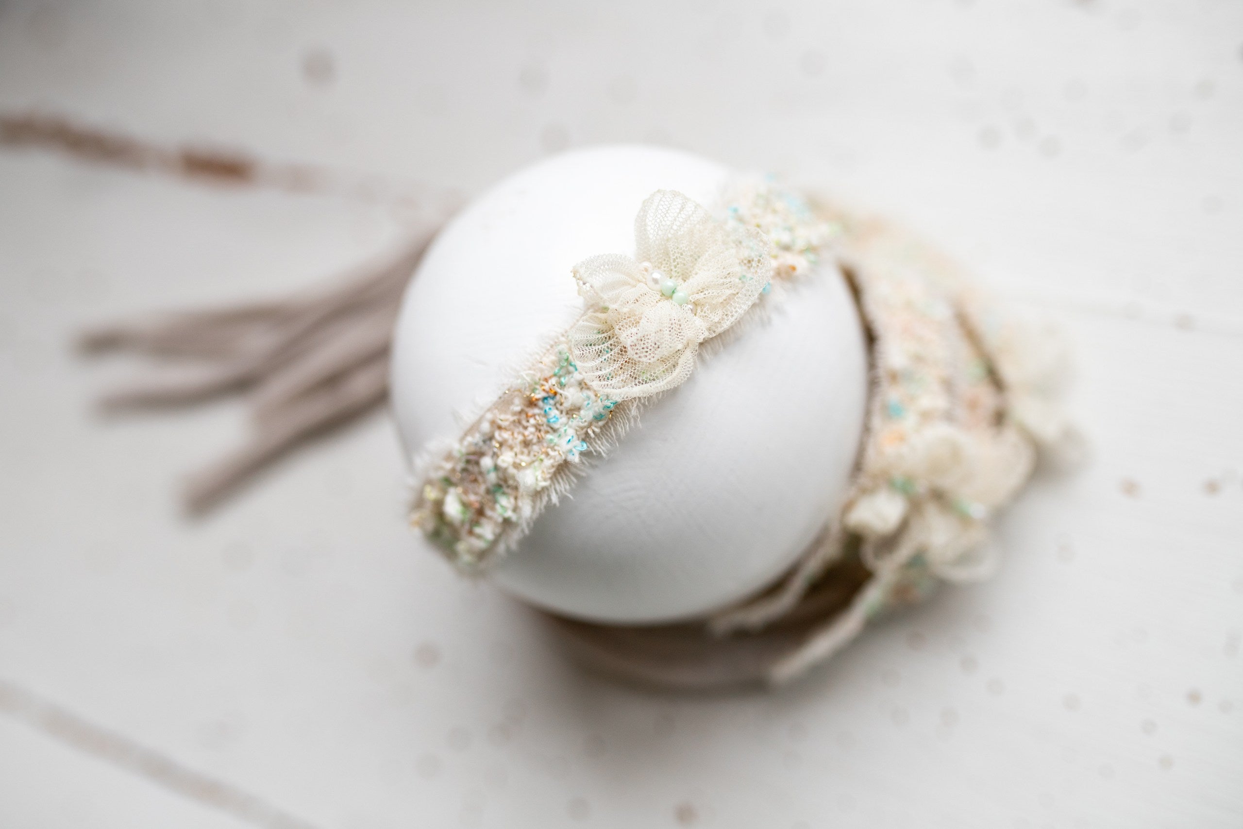 Newborn Photo Shoot Headband, Neutral Lace Headband, Baby Girl Photo Shoot Props, Soft Newborn Headband, Newborn Photo Shoot Accessory