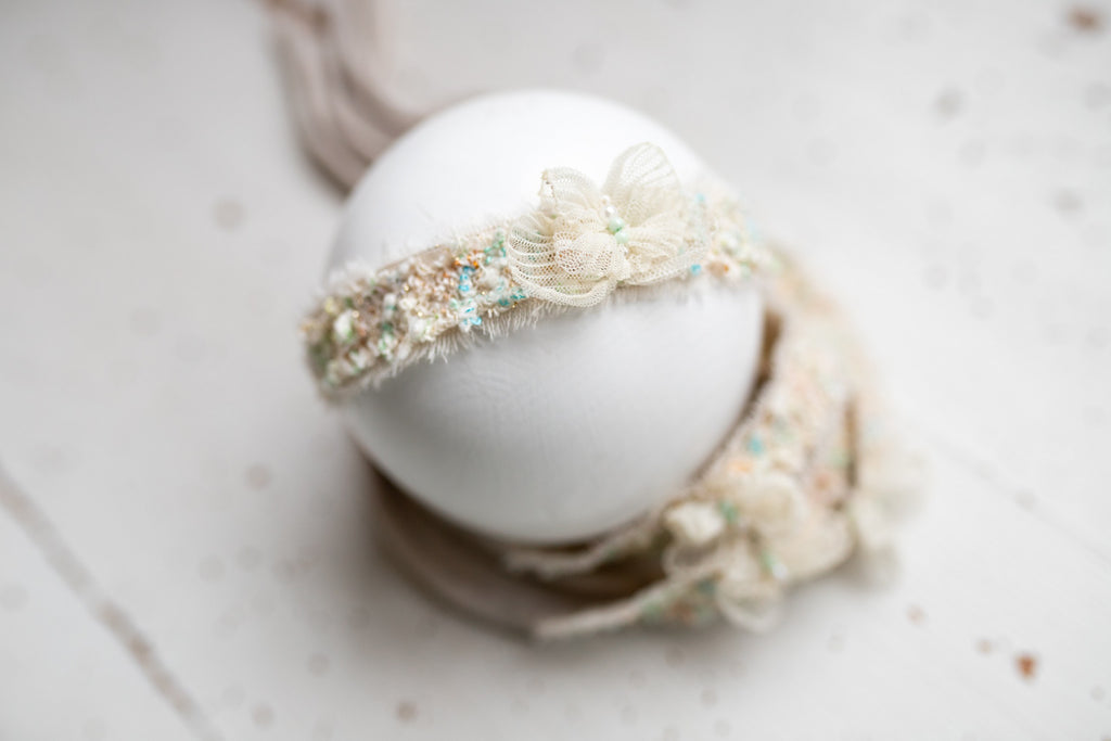 Newborn Photo Shoot Headband, Neutral Lace Headband, Baby Girl Photo Shoot Props, Soft Newborn Headband, Newborn Photo Shoot Accessory