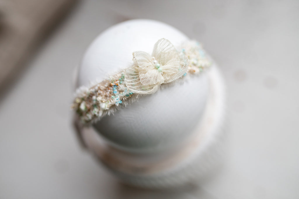 Newborn Photo Shoot Headband, Neutral Lace Headband, Baby Girl Photo Shoot Props, Soft Newborn Headband, Newborn Photo Shoot Accessory