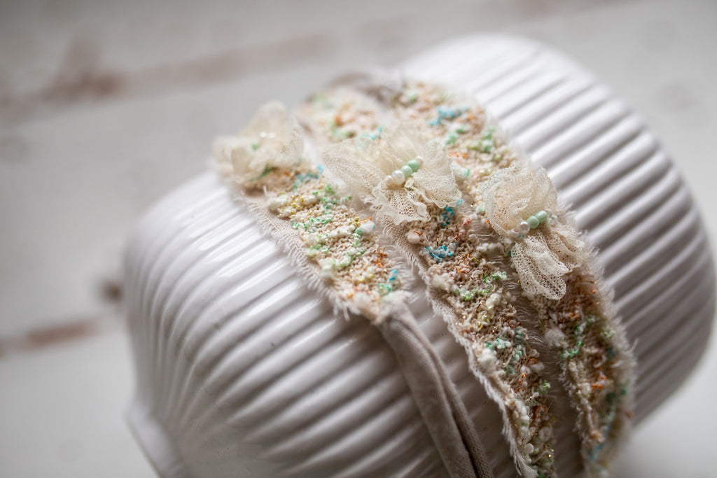 Newborn Photo Shoot Headband, Neutral Lace Headband, Baby Girl Photo Shoot Props, Soft Newborn Headband, Newborn Photo Shoot Accessory