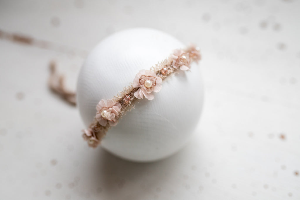 Newborn Photo Shoot Headband, Neutral Lace Headband, Baby Girl Photo Shoot Props, Soft Newborn Headband, Newborn Photo Shoot Accessory