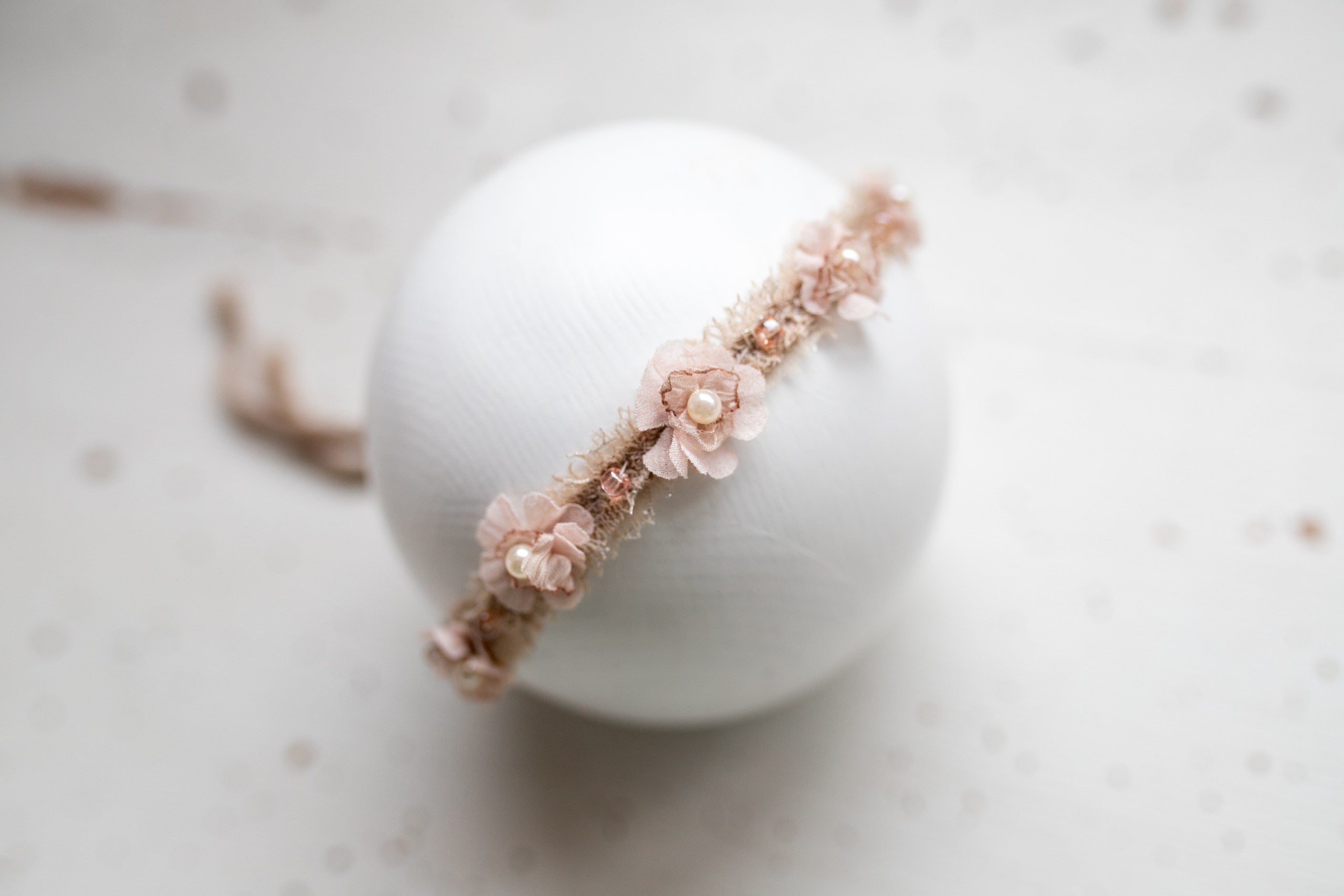 Newborn Photo Shoot Headband, Neutral Lace Headband, Baby Girl Photo Shoot Props, Soft Newborn Headband, Newborn Photo Shoot Accessory