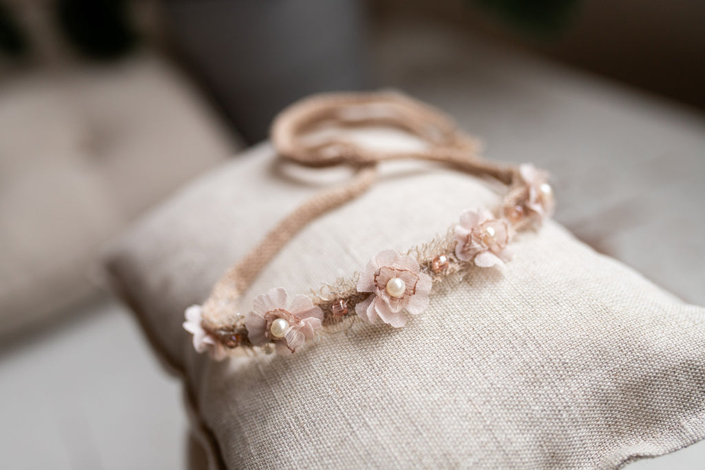 Newborn Photo Shoot Headband, Neutral Lace Headband, Baby Girl Photo Shoot Props, Soft Newborn Headband, Newborn Photo Shoot Accessory