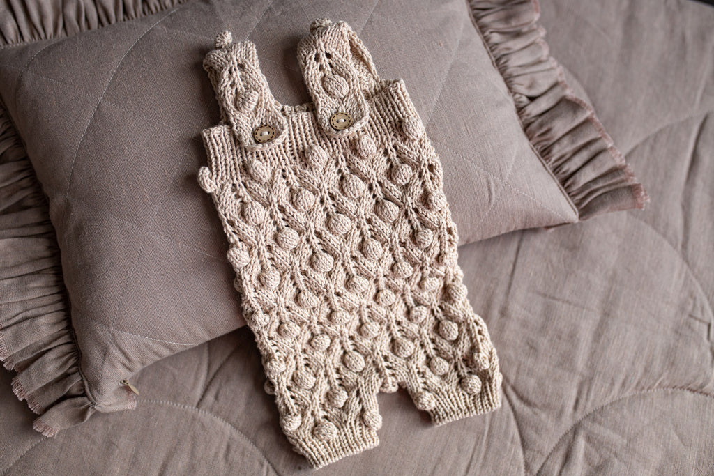 Knitted jumpsuit, bonnet and booties for a newborn, merino wool clothing set, newborn photo shoot props, newborn photo shoot clothes, hospital discharge clothes. (Copy) (Copy) (Copy) (Copy)