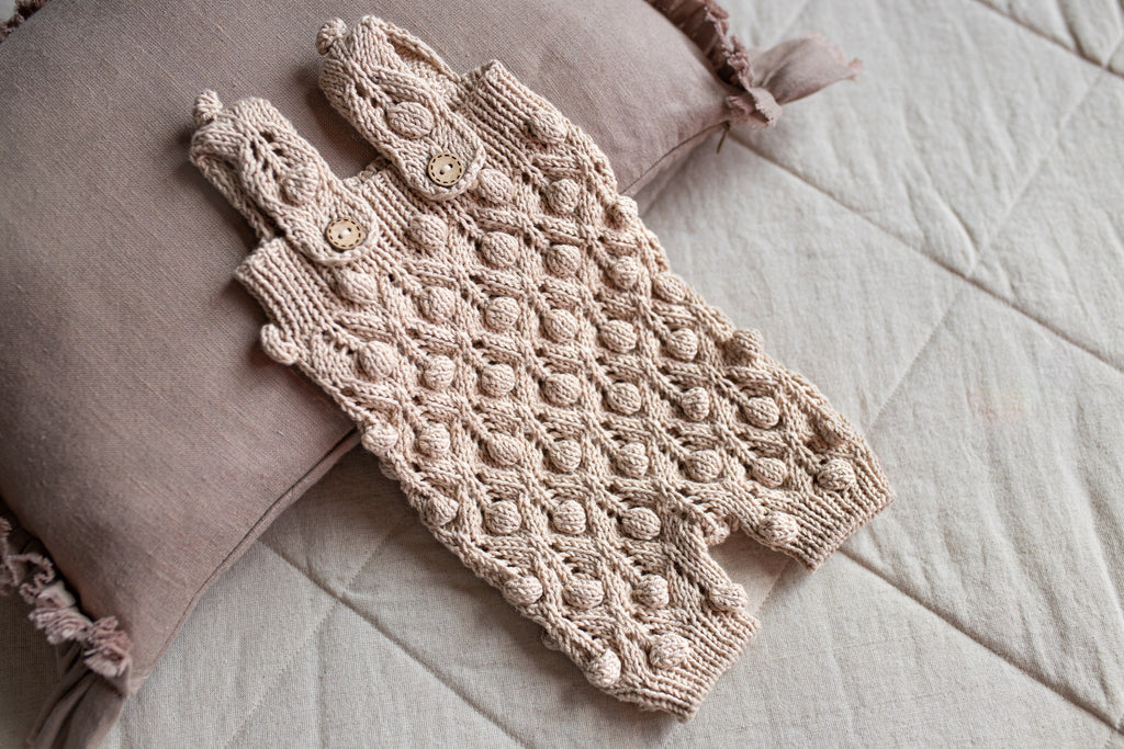 Knitted jumpsuit, bonnet and booties for a newborn, merino wool clothing set, newborn photo shoot props, newborn photo shoot clothes, hospital discharge clothes. (Copy) (Copy) (Copy) (Copy)