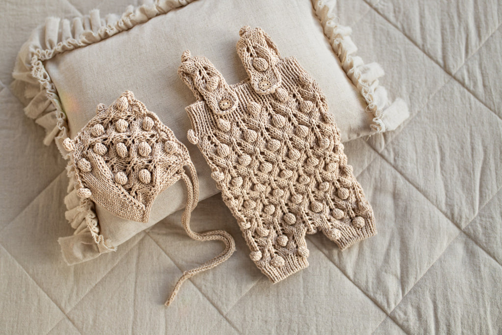 Knitted jumpsuit, bonnet and booties for a newborn, merino wool clothing set, newborn photo shoot props, newborn photo shoot clothes, hospital discharge clothes. (Copy) (Copy) (Copy) (Copy)