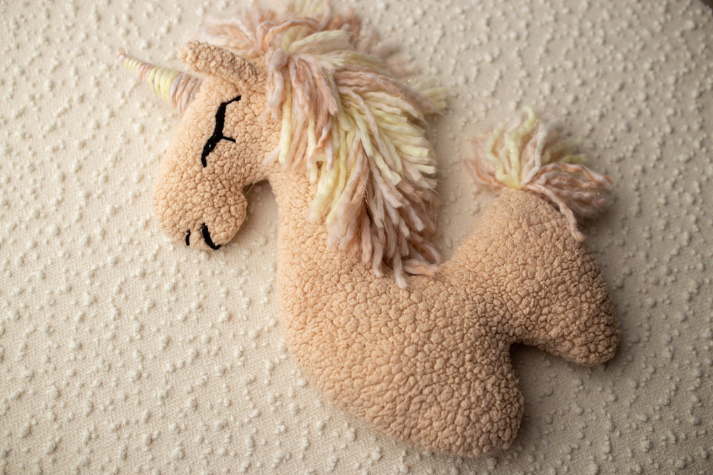 Posing toy for newborn photo shoots.The shade of the mane and tail may vary,Newborn Photography Props,Newborn Photo PropsNewborn girl outfit