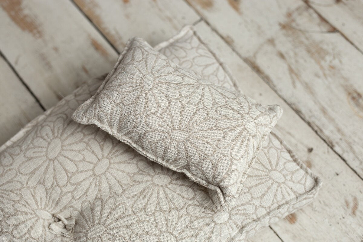 Newborn linen Posing Bed and Pillow, Newborn Floor Poser Pillow, Newborn Bedding Prop, Newborn Photography Props Bed, Newborn Posing Pillow