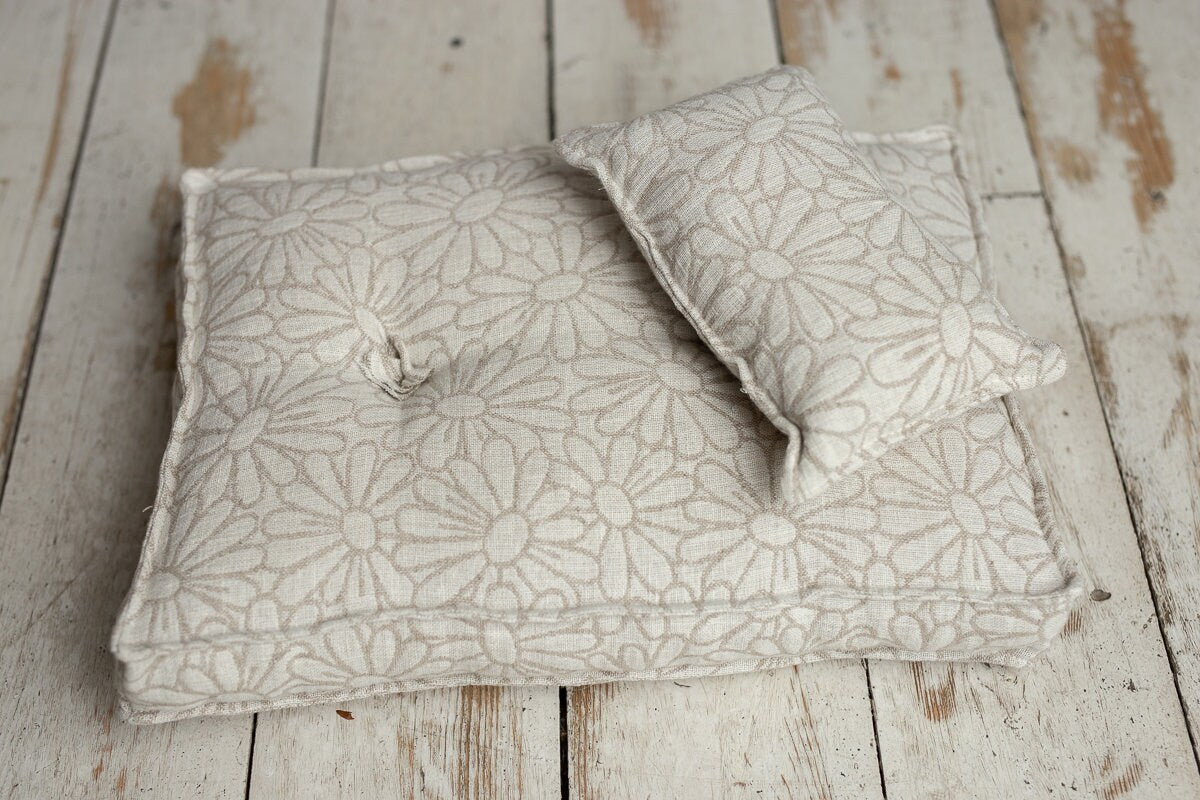 Newborn linen Posing Bed and Pillow, Newborn Floor Poser Pillow, Newborn Bedding Prop, Newborn Photography Props Bed, Newborn Posing Pillow
