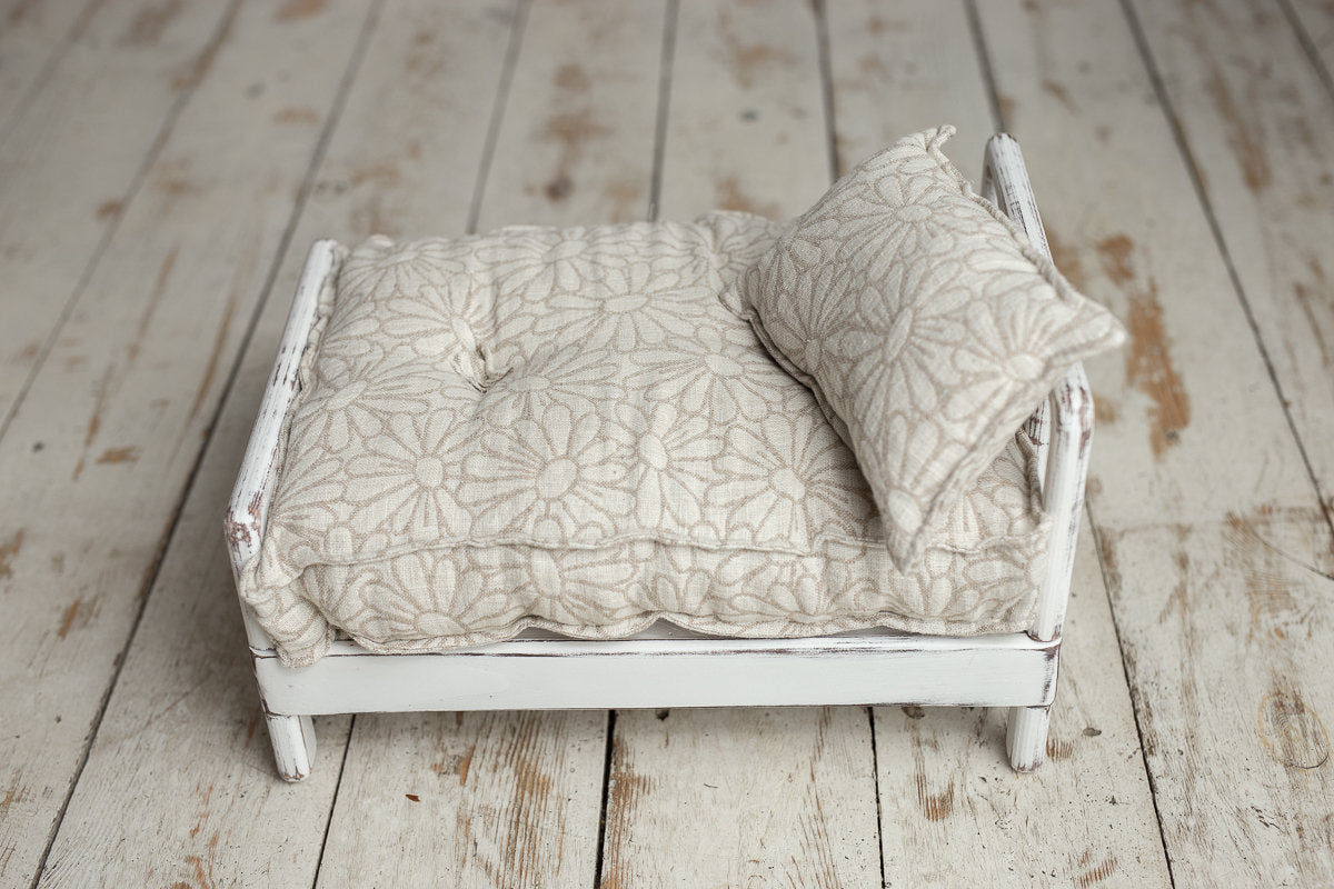 Newborn linen Posing Bed and Pillow, Newborn Floor Poser Pillow, Newborn Bedding Prop, Newborn Photography Props Bed, Newborn Posing Pillow