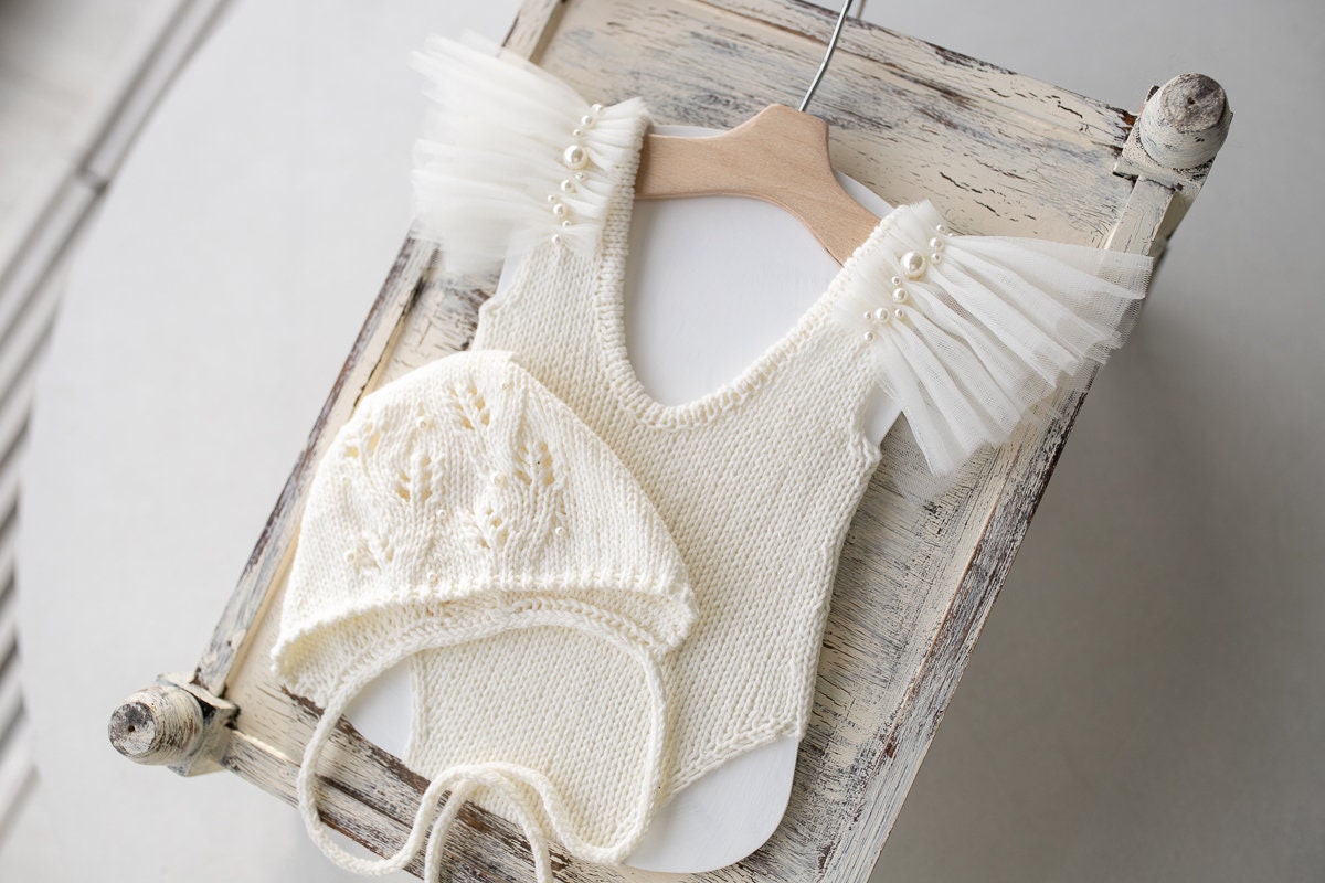 Knitted romper and bonnet,Newborn Photography Prop Set,Newborn photography outfit,Newborn girl photoshoot outfit,Pregnancy gift