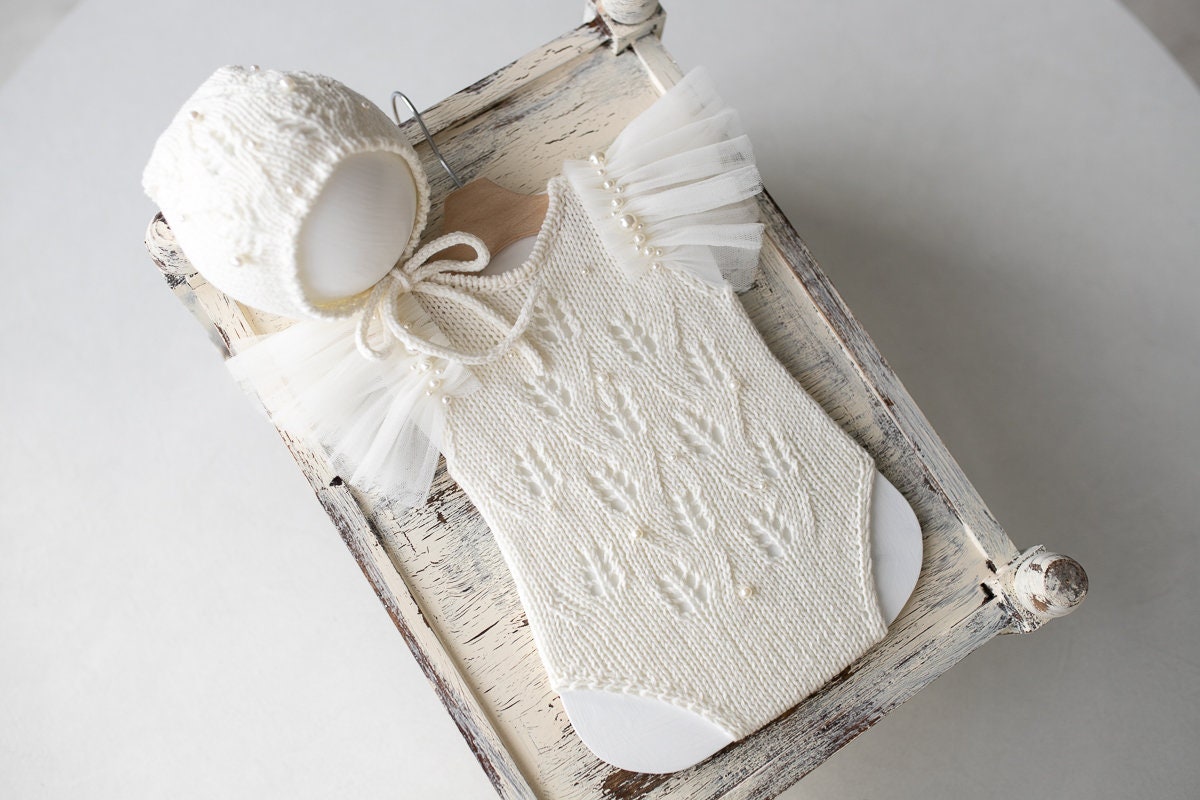 Knitted romper and bonnet,Newborn Photography Prop Set,Newborn photography outfit,Newborn girl photoshoot outfit,Pregnancy gift