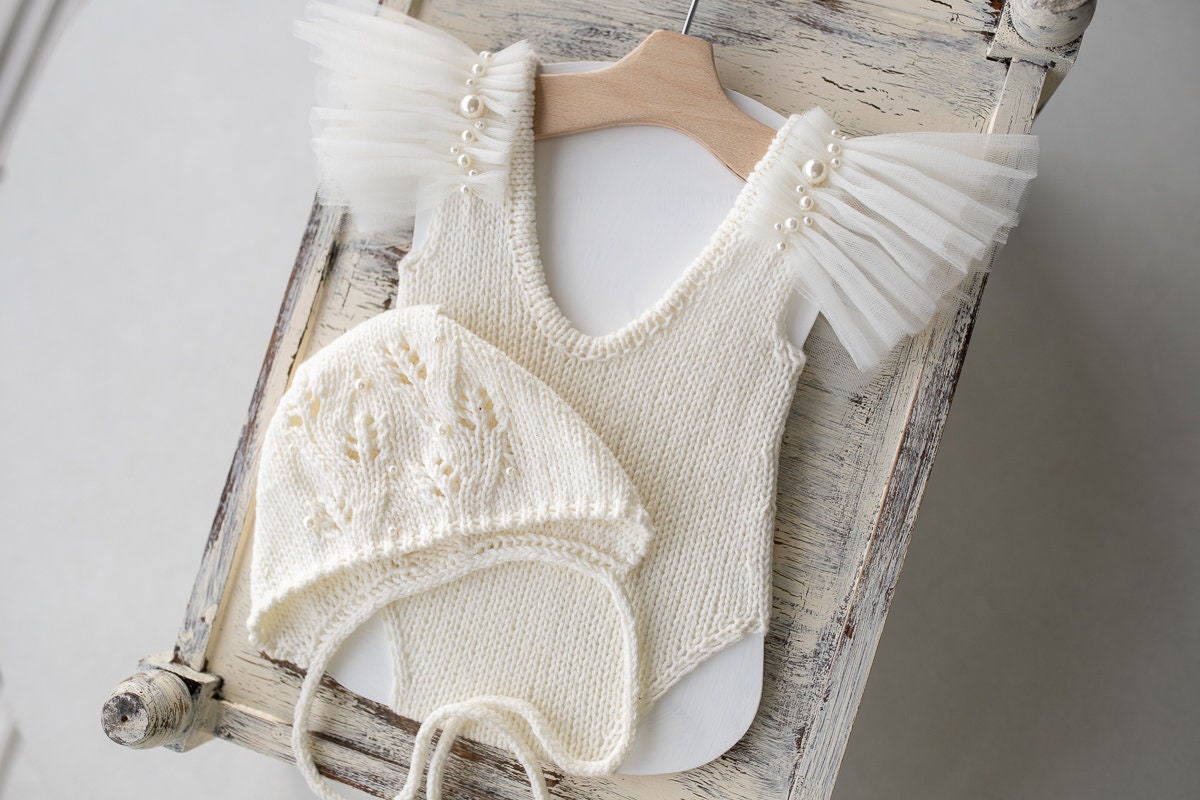 Knitted romper and bonnet,Newborn Photography Prop Set,Newborn photography outfit,Newborn girl photoshoot outfit,Pregnancy gift
