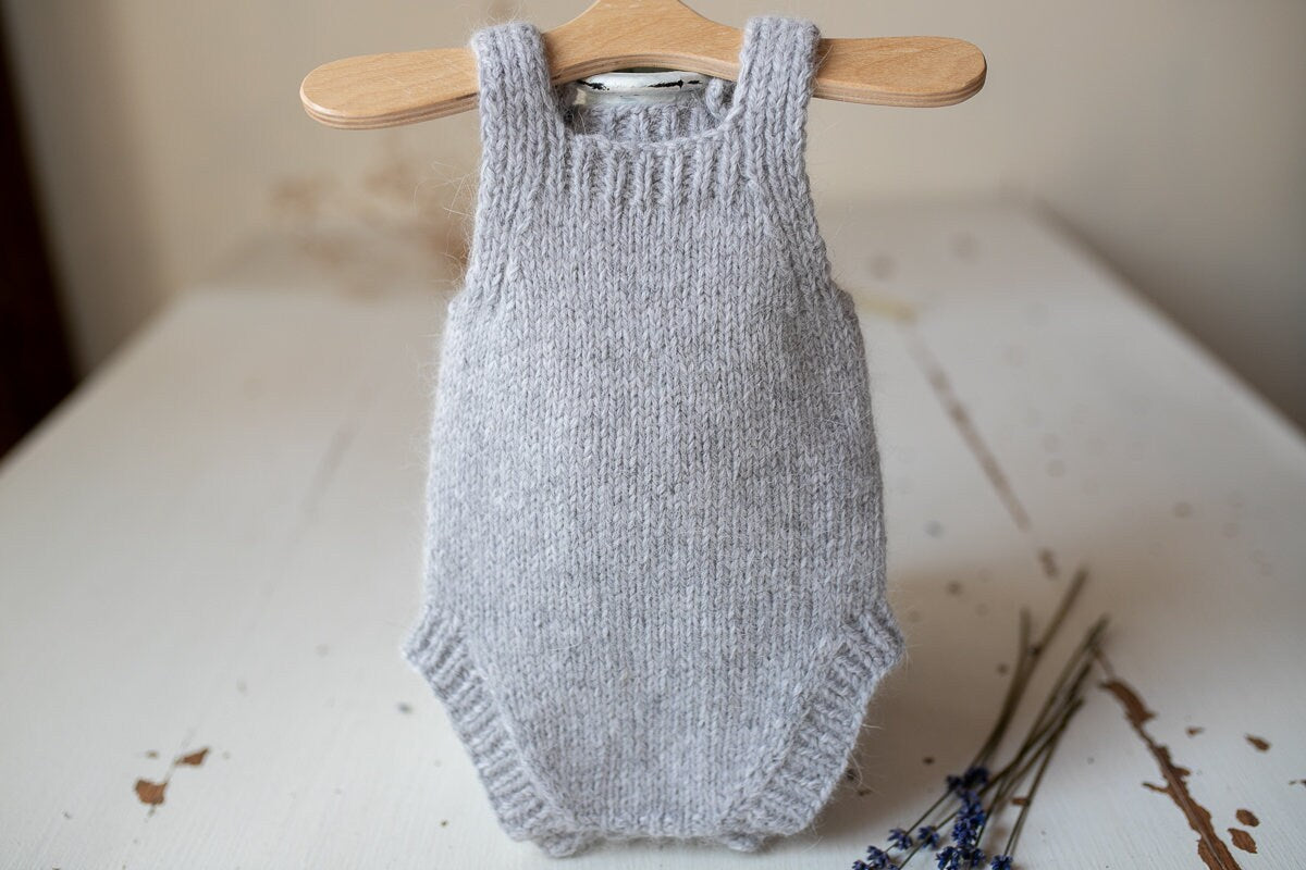 Knitted romper and bonnet,Newborn Photography Prop Set,Newborn photography outfit,Newborn girl photoshoot outfit,Pregnancy gift