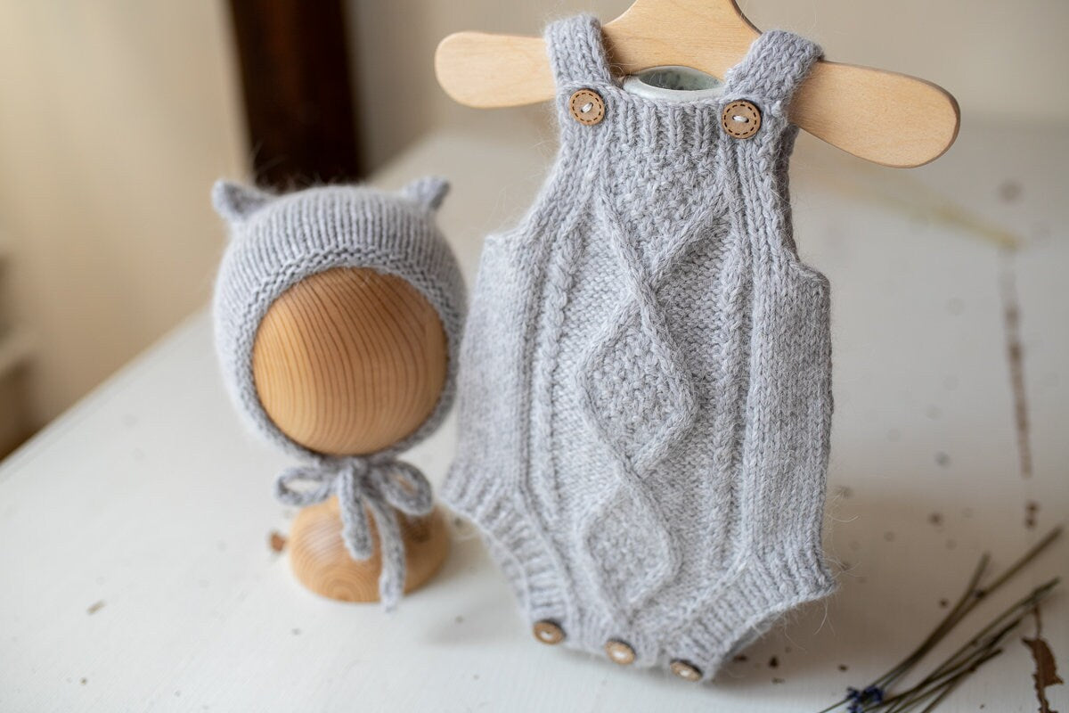 Knitted romper and bonnet,Newborn Photography Prop Set,Newborn photography outfit,Newborn girl photoshoot outfit,Pregnancy gift