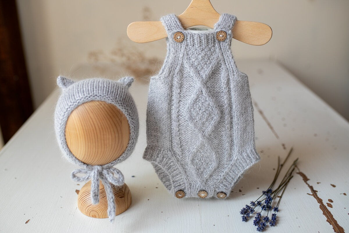 Knitted romper and bonnet,Newborn Photography Prop Set,Newborn photography outfit,Newborn girl photoshoot outfit,Pregnancy gift