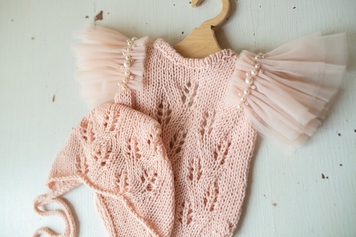 Knitted romper and bonnet,Newborn Photography Prop Set,Newborn photography outfit,Newborn girl photoshoot outfit,Pregnancy gift