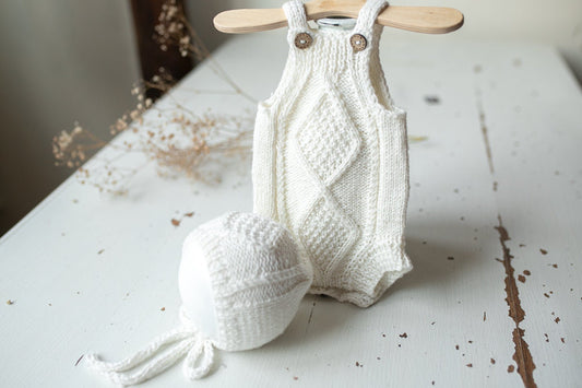 Knitted romper and bonnet,Newborn Photography Prop Set,Newborn photography outfit,Newborn girl photoshoot outfit,Pregnancy gift