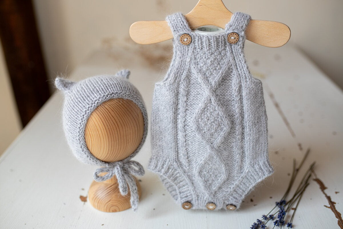 Knitted romper and bonnet,Newborn Photography Prop Set,Newborn photography outfit,Newborn girl photoshoot outfit,Pregnancy gift