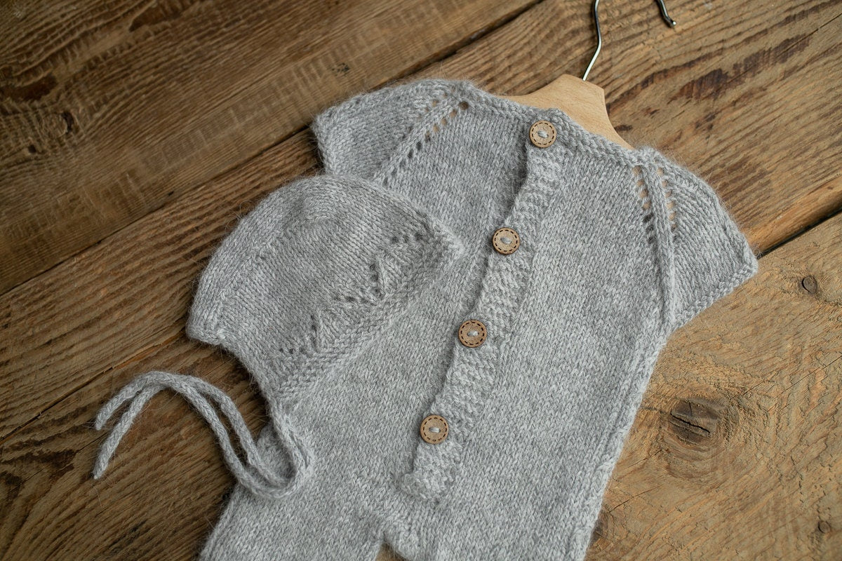 Knitted romper and bonnet,Newborn knitted Set,Newborn photography outfit,Сable knit romper,Pregnancy gift,newborn knit outfit,newborn props