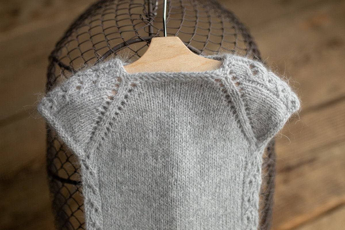 Knitted romper and bonnet,Newborn knitted Set,Newborn photography outfit,Сable knit romper,Pregnancy gift,newborn knit outfit,newborn props