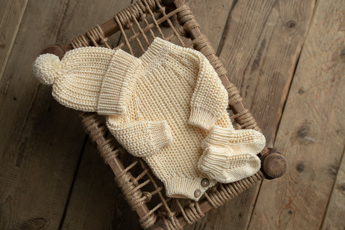 Newborn Knit romper,Newborn Knited set,Newborn Hat,Newborn outfit,Newborn cap,Newborn photography,Pregnancy gift,Knitted newborn photo props