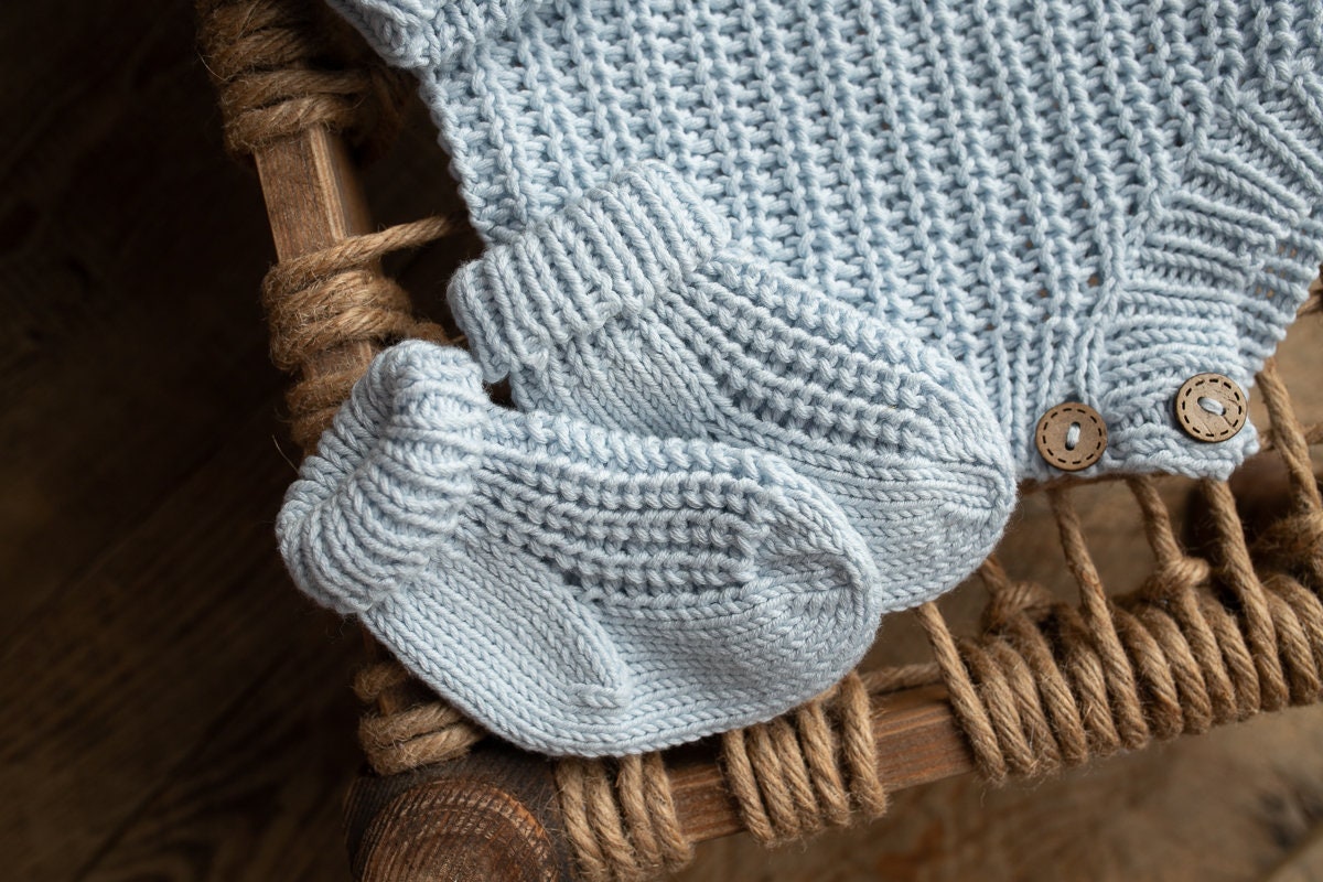 Baby Bloomers Outfit,Newborn Knited set,Newborn Hat,Newborn outfit,Newborn cap,Newborn photography,Pregnancy gift,Knitted newborn photo prop