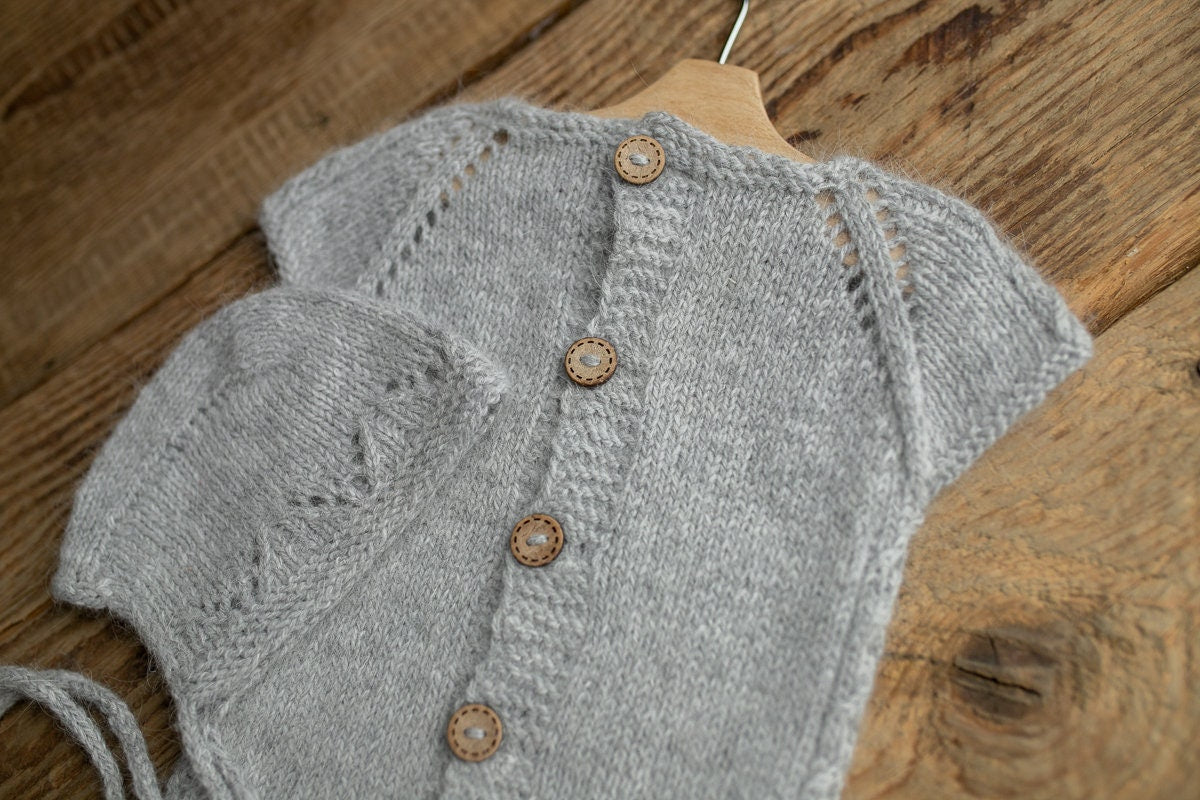 Knitted romper and bonnet,Newborn knitted Set,Newborn photography outfit,Сable knit romper,Pregnancy gift,newborn knit outfit,newborn props