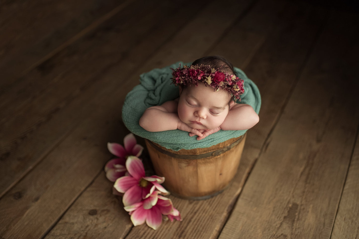 Newborn wood bucket,Newborn bucket,Newborn bowl,Newborn wooden bowl,Carved Wooden bucket,Newborn photography,Newborn photo prop