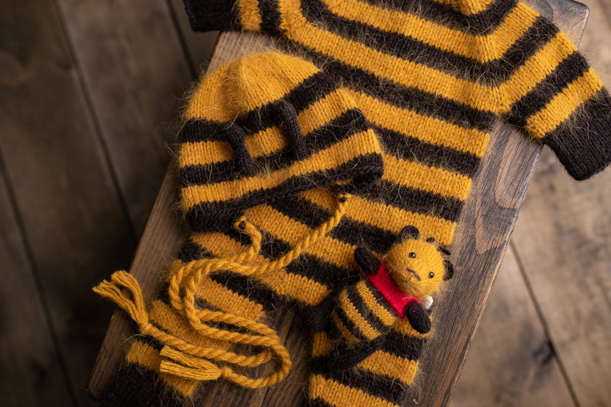 Knitted Bee Romper bonnet and toy,Newborn Photography Prop Set,Newborn photography outfit,Newborn girl photoshoot outfit,Newborn Beе Outfit