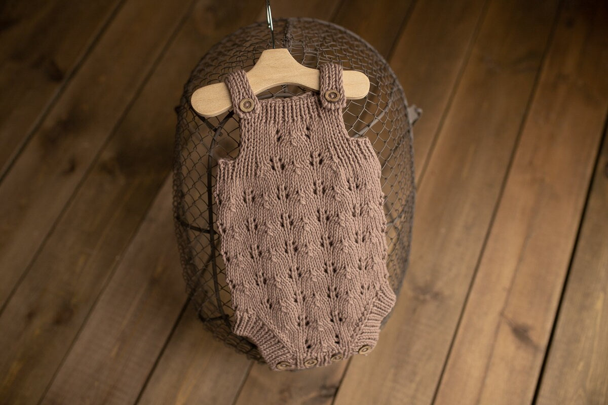 Knitted romper and bonnet,Newborn Photography Prop Set,Newborn photography outfit,Newborn girl photoshoot outfit,Pregnancy gift
