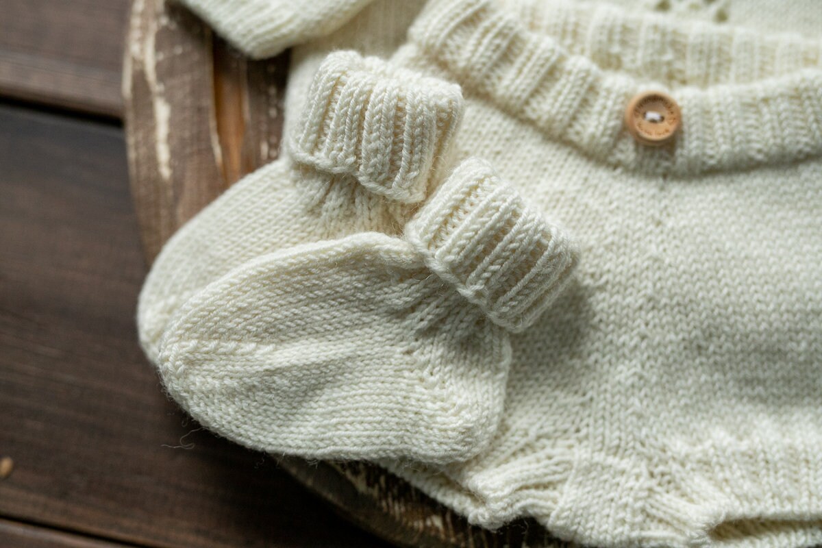 Newborn Knit romper,Newborn Knited set,Newborn socks,Newborn outfit,Newborn photography,Pregnancy gift,Knitted newborn photo props