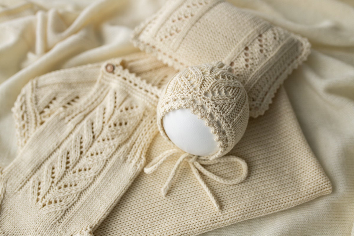 Newborn Photo props Knitted set,Posing blanket,Knitted Bonnet,Knit Romper,Knitted pillow,Newborn Photography,Photo Prop,Newborn photo prop