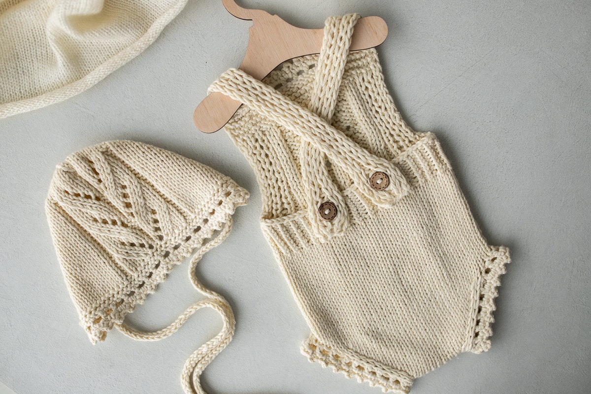 Newborn Photo props Knitted set,Posing blanket,Knitted Bonnet,Knit Romper,Knitted pillow,Newborn Photography,Photo Prop,Newborn photo prop