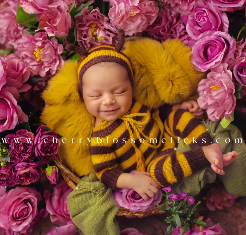 Knitted Bee Romper bonnet and toy,Newborn Photography Prop Set,Newborn photography outfit,Newborn girl photoshoot outfit,Newborn Beе Outfit
