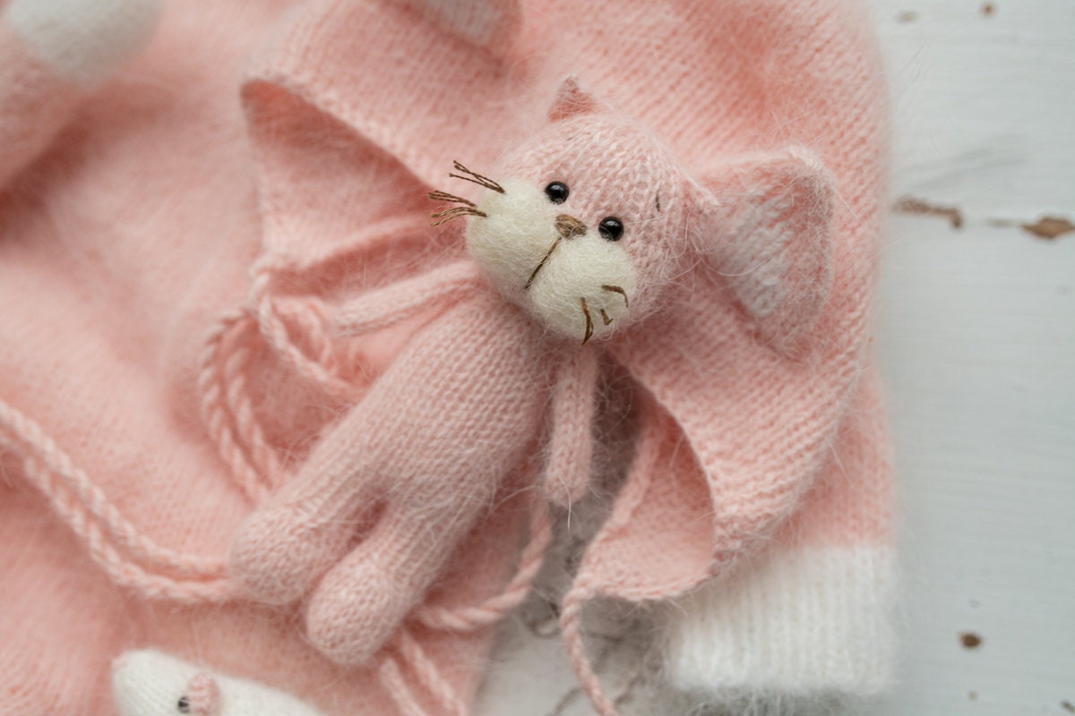 Knitted Kitten Bonnet Romper and toy,Newborn Photography Prop Set,Newborn photography outfit,Newborn photoshoot outfit,Newborn Kitten Outfit