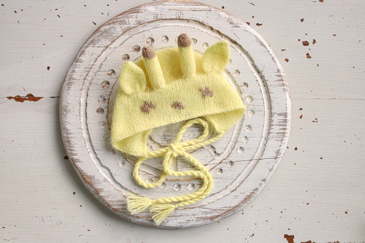 Knitted  Romper bonnet & Toy Giraffe ,Newborn Photography Prop Set,Newborn photography outfit,Newborn girl photoshoot outfit,Newborn Outfit