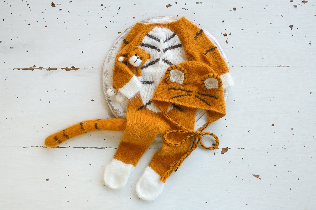 Knitted  Romper Tiger cub,bonnet and toy,Newborn Photography Prop Set,Newborn photography outfit,Newborn photoshoot outfit,Newborn Outfit