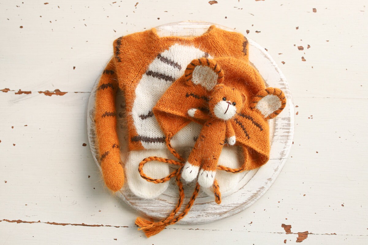 Knitted  Romper Tiger cub,bonnet and toy,Newborn Photography Prop Set,Newborn photography outfit,Newborn photoshoot outfit,Newborn Outfit