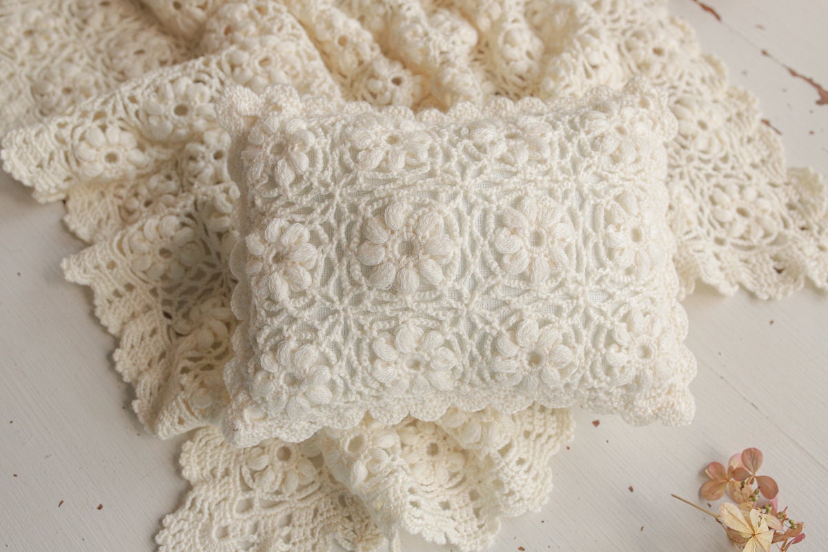 Newborn Photo props Knitted set,Posing blanket,Knitted pillow,Newborn Photography,Photo Prop,Newborn photo prop,Newborn Gift