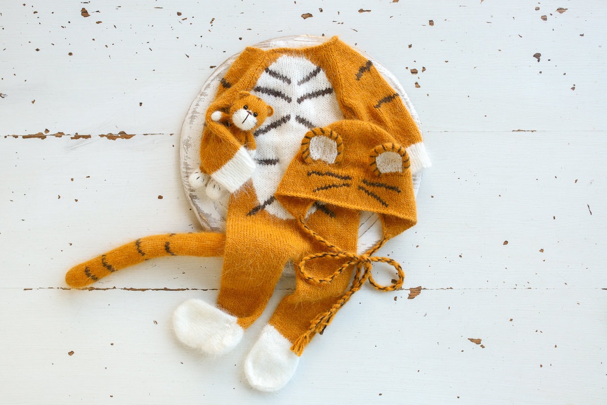 Knitted  Romper Tiger cub,bonnet and toy,Newborn Photography Prop Set,Newborn photography outfit,Newborn photoshoot outfit,Newborn Outfit