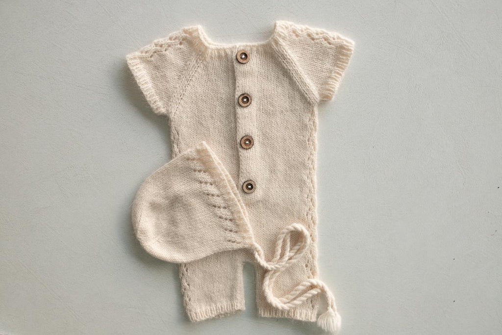 Knitted romper,bonnet and Knit Teddy Bear,Newborn knitted Set,Newborn photography outfit,Pregnancy gift,newborn knit outfit,newborn props