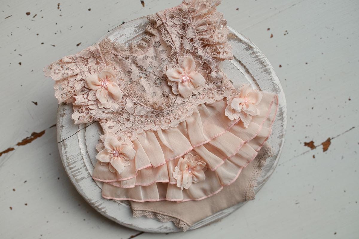 Photo outfit Baby Girl lace romper, Newborn Girl Outfit, Newborn Lace Romper, Newborn Outfit, Newborn Photography Props, Newborn Photo Props